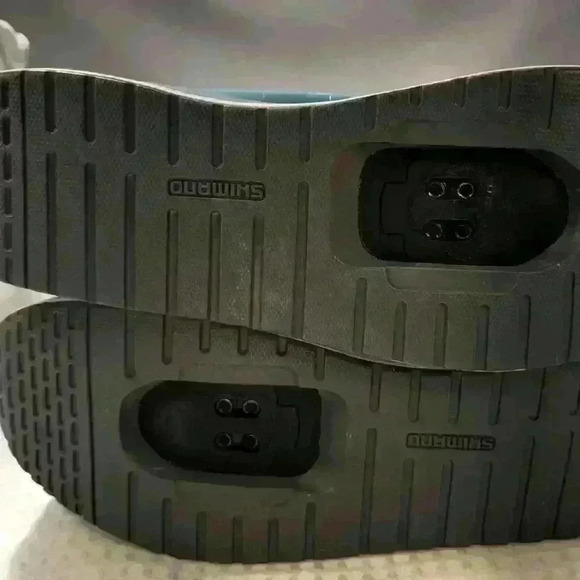 Like New, Never worn. Shimano IC3 biking shoes in sz 42. BOA tightening system. - Picture 11 of 15